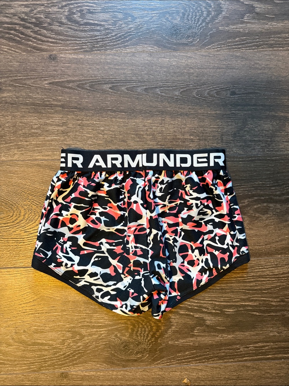 Under Armour Girls Printed Training Shorts - Black Multi - Picture 2 of 3